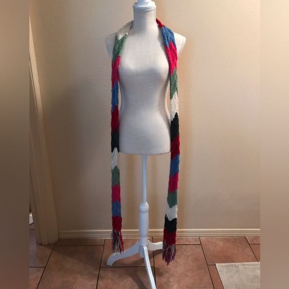Long open scarf - Picture 2 of 2